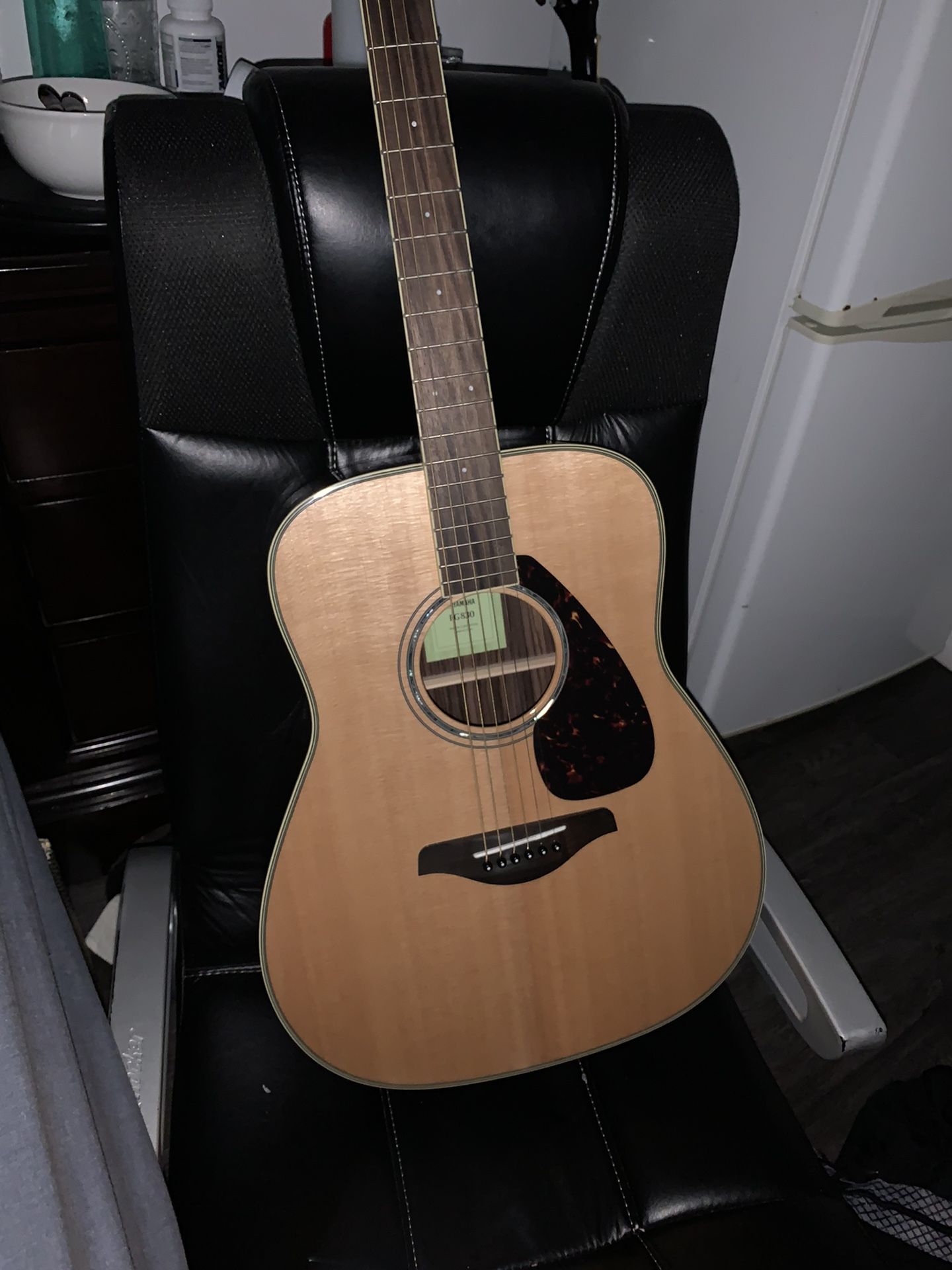 Yamaha Fg830 Acoustic guitar