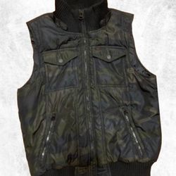 Mens Levi's Camo Puffer Vest Sz Medium Hunting Jacket Camping Full Zip Mock Neck