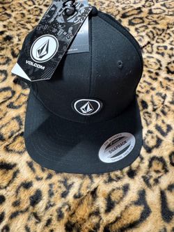 Volcom hat new with tags