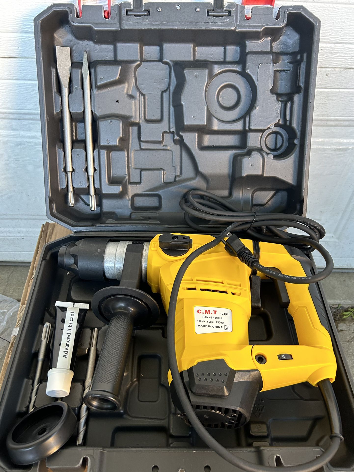 1 1/2’’ HAMMER DRILL BLOW MOLD CASE YELLOW  🔥🔥🔥‼️‼️‼️ brand new in box 📦 1 month warranty 