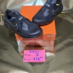 Nike Tennis Shoes 