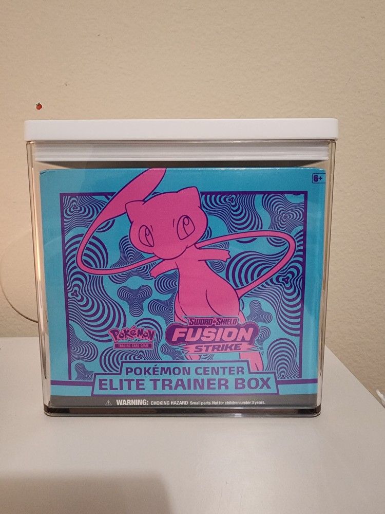 POKEMON CENTER ETB - FUSION STRIKE - SEALED