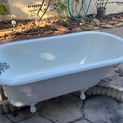 Clawfoot Bath Tub 