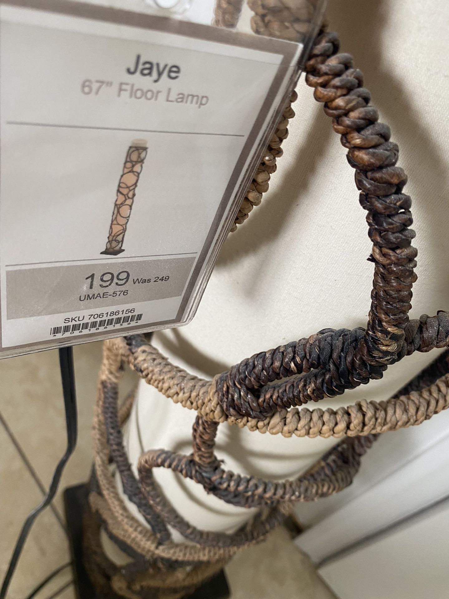 Lámpara De Pie Del Dorado Furniture