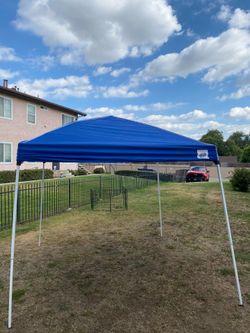 EZ UP INSTANT SHELTER
