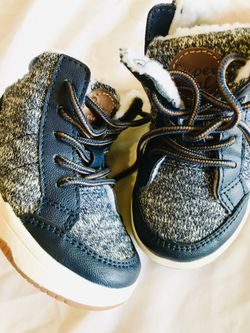 Boys High Tops Size 4-5 H&M 