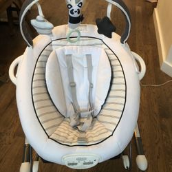 Graco Baby Swing And Bouncer Combo Very Gently Used