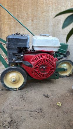 Honda GX120 Gas-Powered Lawn Mower