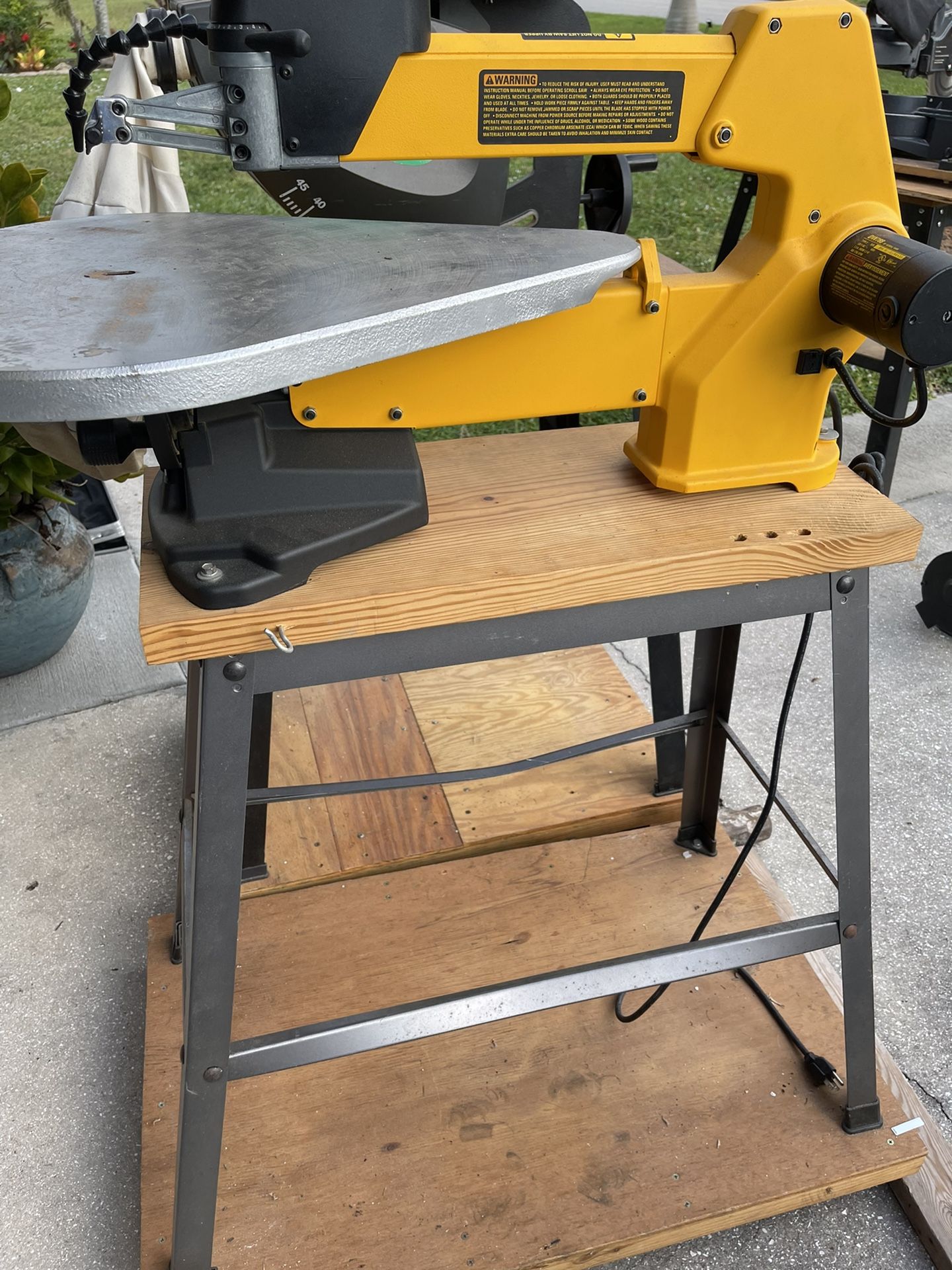 Dewalt DW788 With Stand
