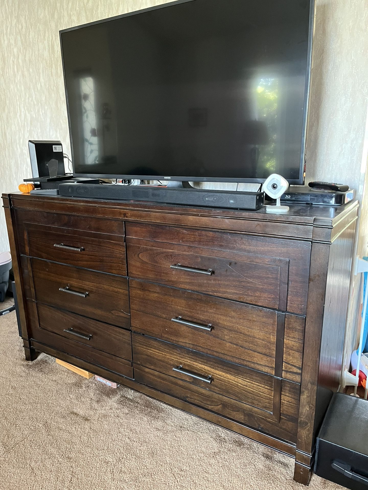 Ashley Furniture 5-piece bedroom set including dresser, side tables, mirror, bed/frame/headboard