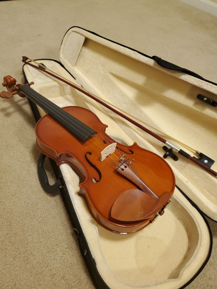 Full size violin in good condition