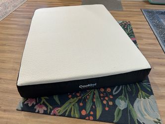 Queen Cool Gel 10” Memory Foam Mattress - Excellent Condition - $125 OBO