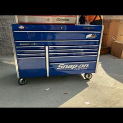 Like New Snap On TOOL Box With Tools  See Pic 