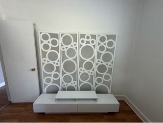 Entertainment center