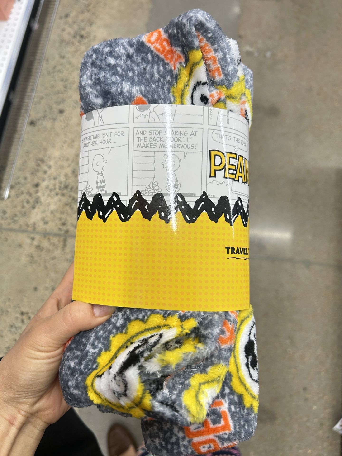 NWT Peanuts silk touch throw 