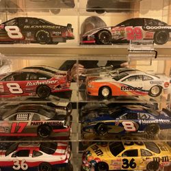 NASCAR Diecast 1:24 Scale Racing Cars 