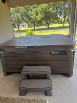 Vanguard Spa for sale - LIKE NEW! Hardly used!