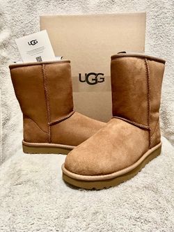 New Ugg woman’s classic short ll chestnut size 7
