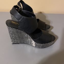 Black Platforms Heel Shoes