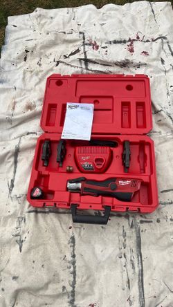 Milwaukee   M 12 press tool. Set. Mode  2473-20.