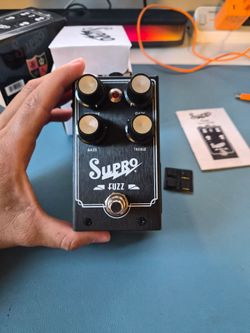 Supposed 1304 fuzz pedal