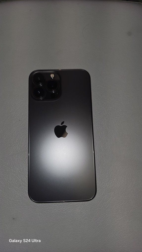 Locked To Owner Iphone 13 Pro Max 256GB