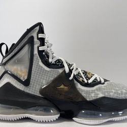 Nike Lebron 19 Shoes Royalty White Black Metallic Gold Size 9.5