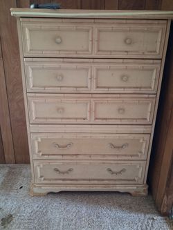 Dresser set