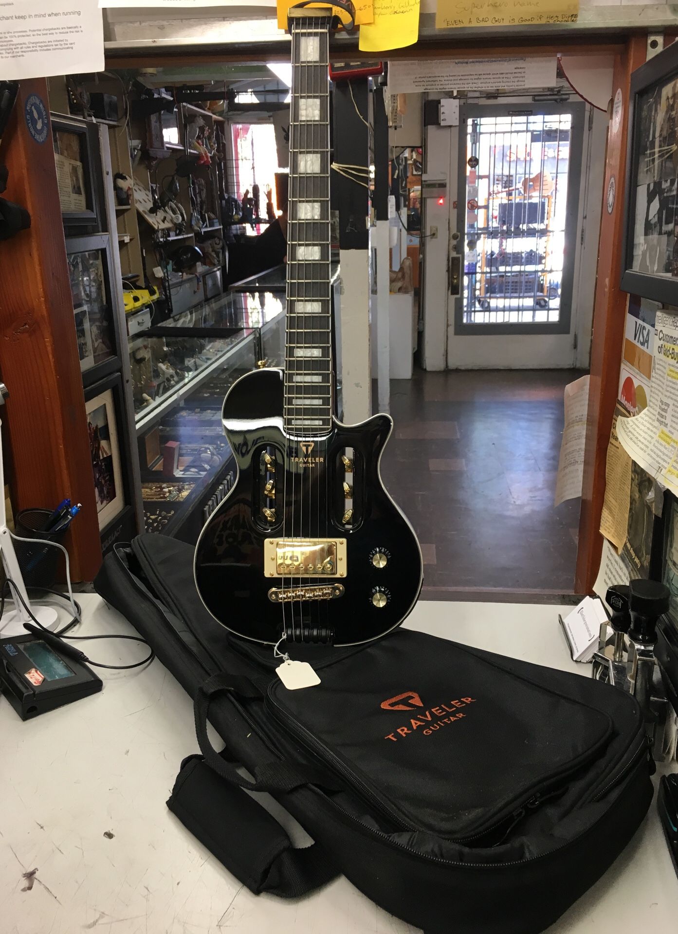 Traveler Guitar EG-1 Custom V2 with Gig Bag