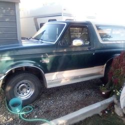 Beautiful Bronco Excellent Condition