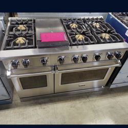 Viking 48’ Gas Stove With Griddle 
