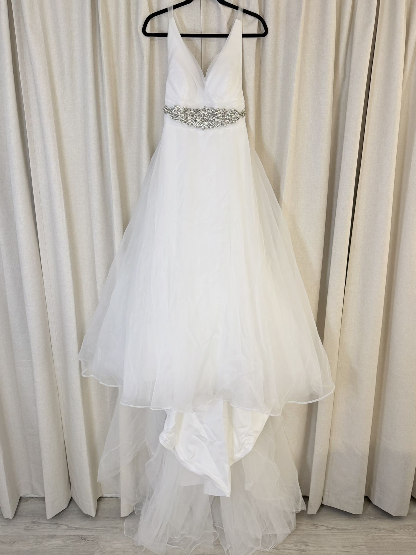 New Wedding Dress Elegant Tulle A-Line Beaded Waist (Never Worn)