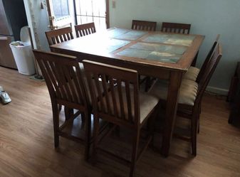 Kitchen Table / W Seats