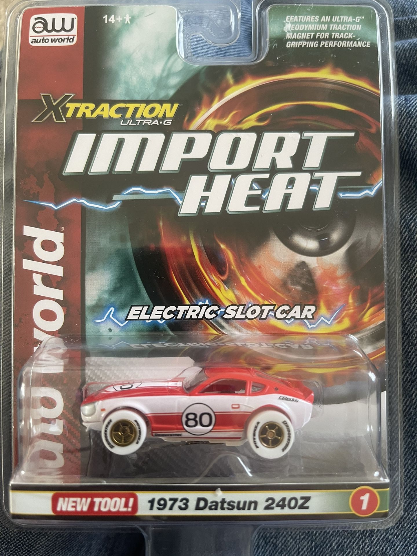 Import Heat AUTO WORLD 1973 Datsun 240Z Gold Wheel White Tire Chase Slot Car