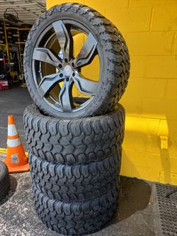 24" RIMS W/35X13.50R24LT DELINTE $980 CASH PRICE