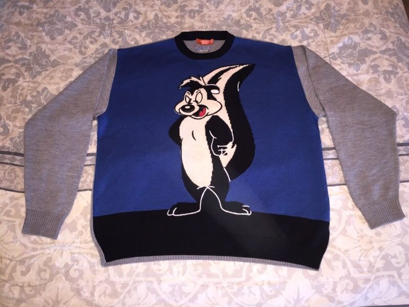 Iceberg History Sweater "peppy le pew"