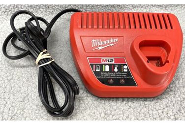 M12 Charger