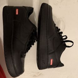 Size 8.5 Black supreme AirForce 1s