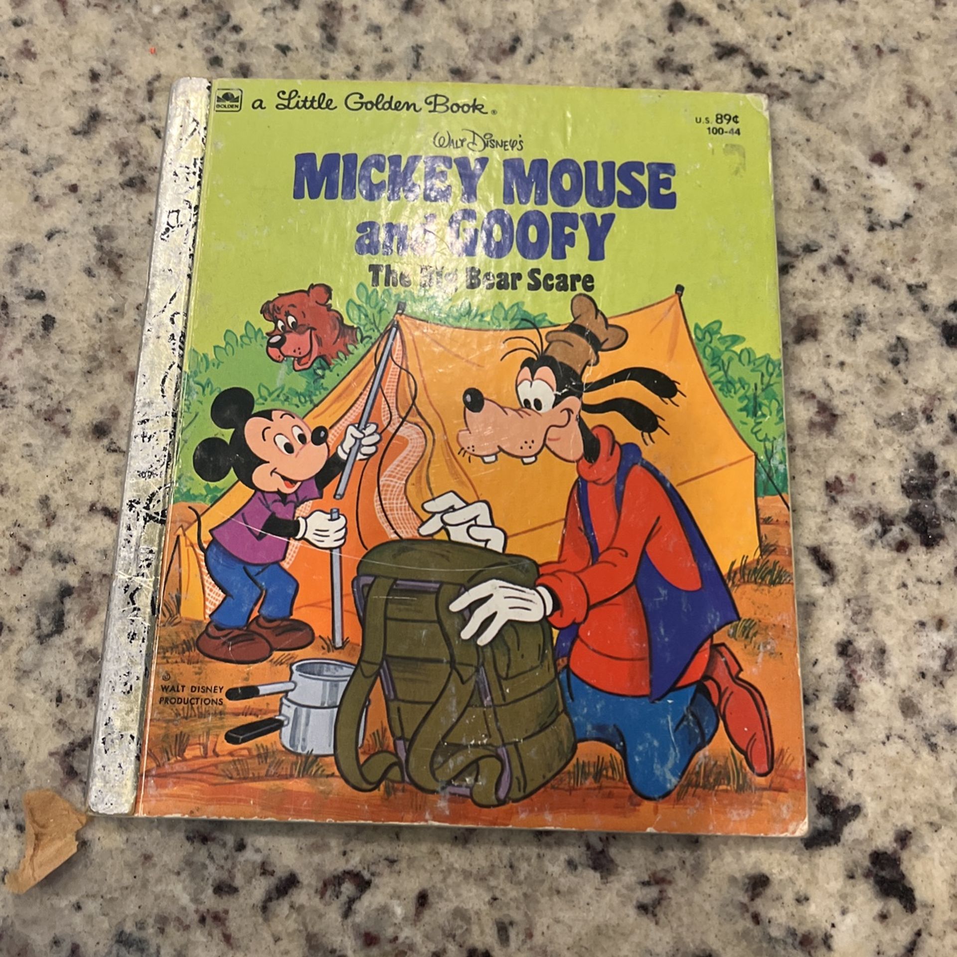 Little golden book, Mickey Mouse and Goofy the big bear scare 1978