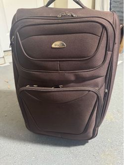 MEDIUM SIZE SUITCASE