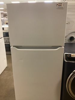 Frigidaire 18 cu.ft. Top Freezer Refrigerator In White New Scratch And Dent 