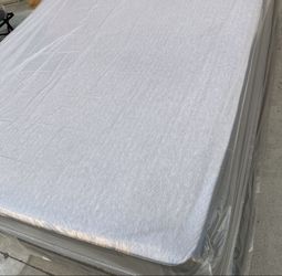 Memory Foam Queen Size Mattress Brand New 