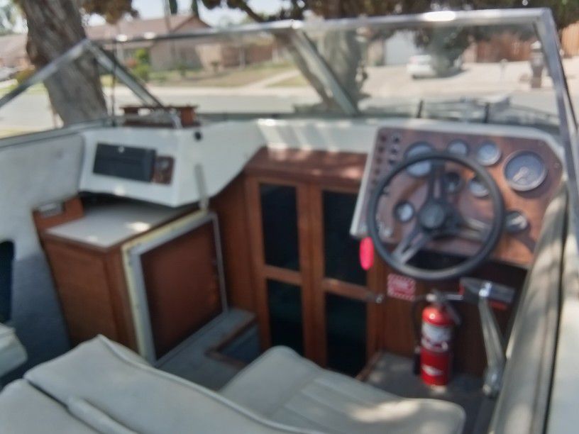 Photo Boat 85 Galaxy 23 Ft. Cuddy Cabin, Chevy 350, OMC Cobra Out Drive