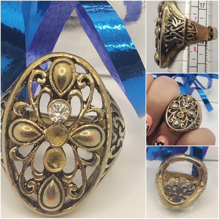 Vintage Stretch Ring, Sz7.5, This Ring can be adjustable to a bigger Size, #921