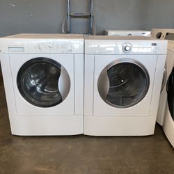 FRIGIDAIRE LARGE CAPACITY WASHER DRYER ELECTRIC SET 