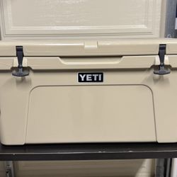 YETI 75 Hard Cooler 