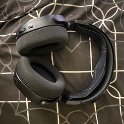 Steel Series 7 Wireless Gaming Headphones 