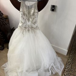 Wedding Dress || Kleinfeld Lovelle by Lazaro Wedding Dress Size 10 – Beaded Designer Gown – Stunning Detail