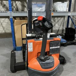 Toyota Walking Pallet Jack Forklift