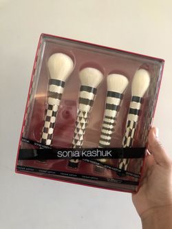 BRAND NEW IN BOX SONIA KASHUK 4 PC MAKEUP BRUSH SET